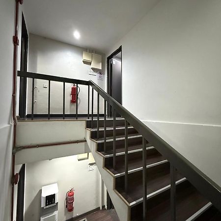 Hotel 1St Living Subang Subang Jaya Exterior foto