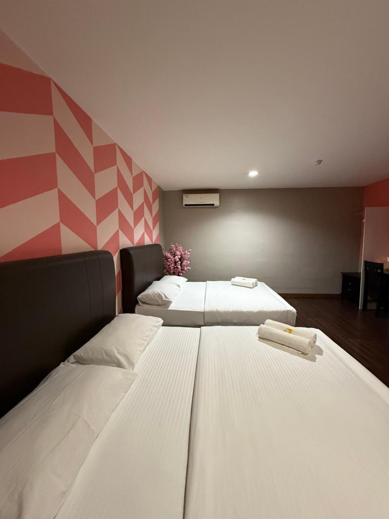 Hotel 1St Living Subang Subang Jaya Exterior foto
